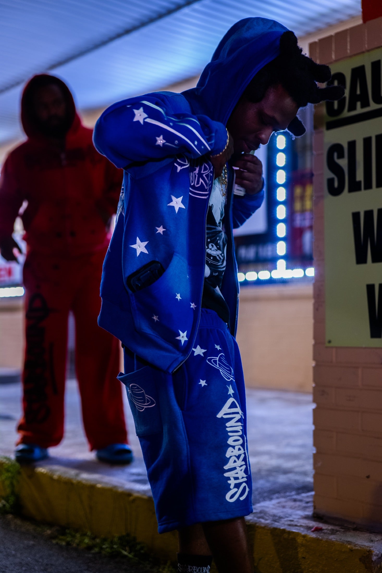 Model in the Galaxy Blue Starbound set